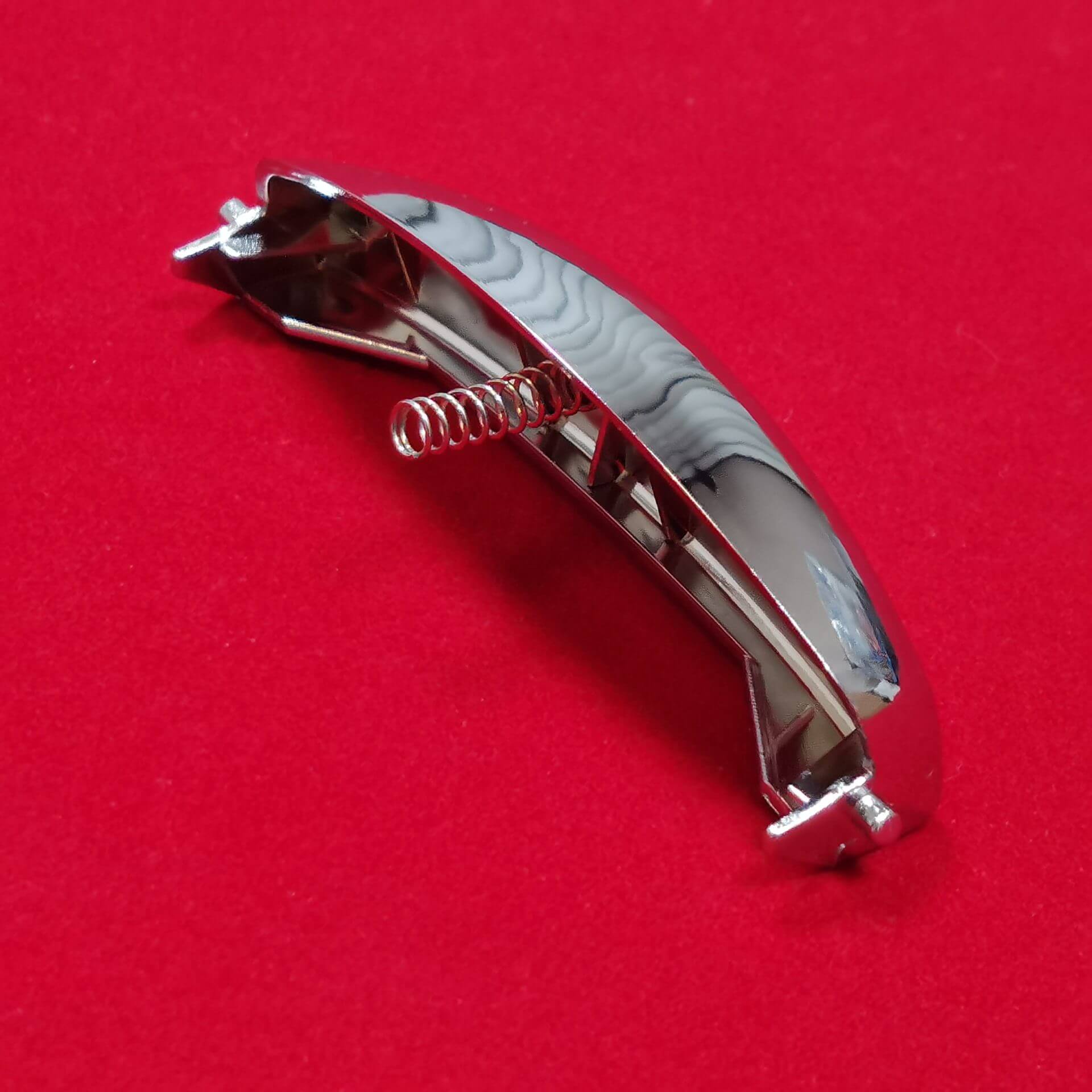 клавиша открывания крышки мультиварка Redmond M4502